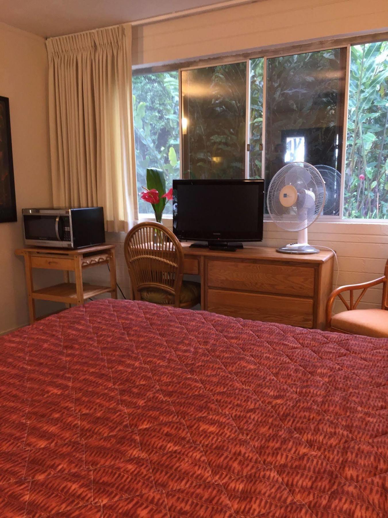 Dolphin Bay Hotel Hilo Extérieur photo
